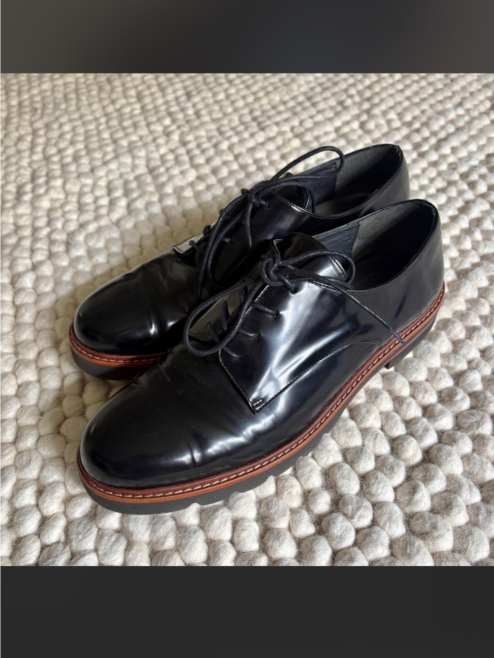 Stuart Weitzman Metro Oxford
Dress Shoes Black Patent Leather Size 8